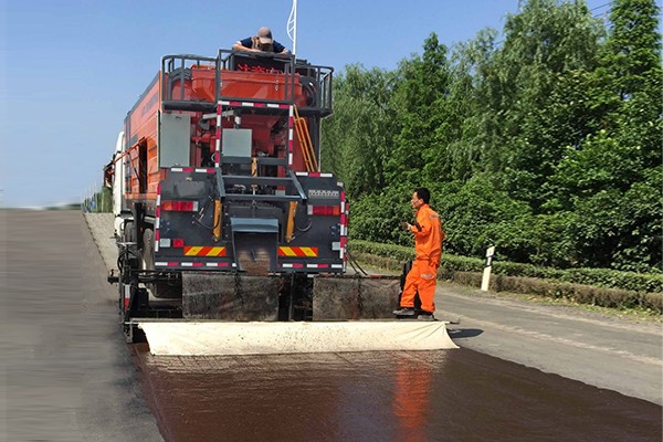 北交投稀漿封層車項(xiàng)目
