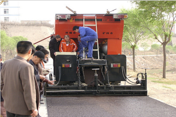 俄羅斯半掛式乳化瀝青稀漿封層車項(xiàng)目