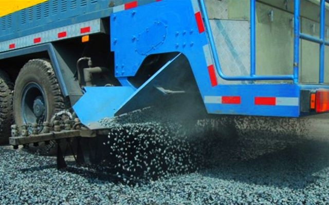 甘肅定西同步碎石封層車項(xiàng)目